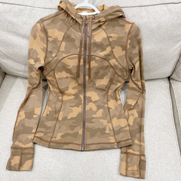 99% NEW LULULEMON DEFINED JACKET, SIZE 6 - Picture 2 of 10